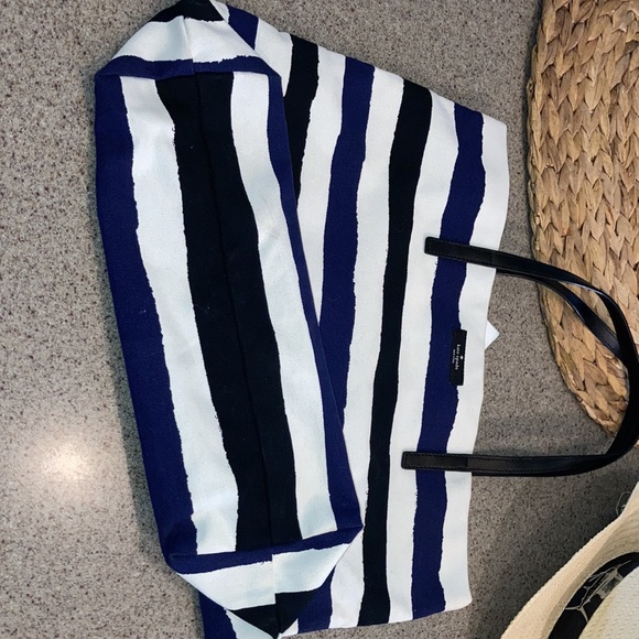 Kate spade tote - Picture 5 of 8
